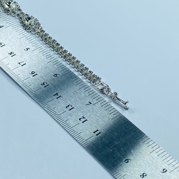 Vintage Rhinestone Chain Bracelet Womens Clear Faceted Sparkles Silver Tone - Picture 5 of 16